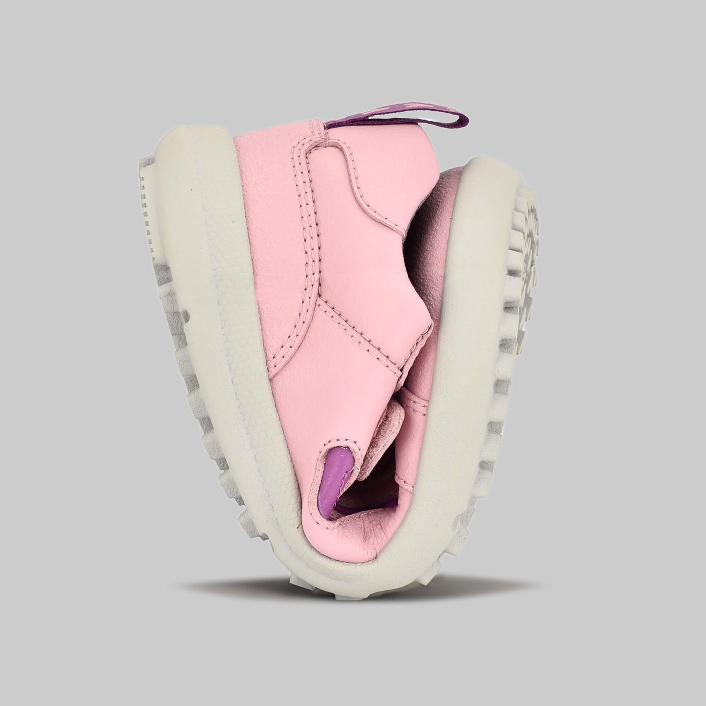 Kids All Leather Trainer in Pink - Flexed